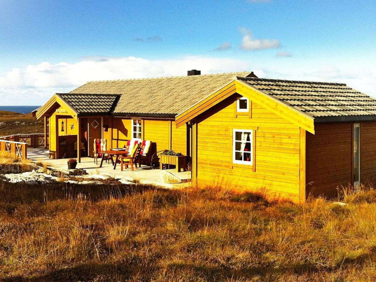 Three-Bedroom Holiday Home In Dyrvik Tuvnes Extérieur photo